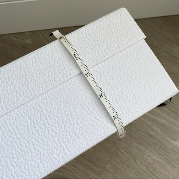 Dior Gift Box - Picture 4 of 7